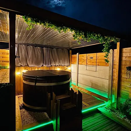 Avec Bain Nordique Et Sauna Сasa de vacaciones *